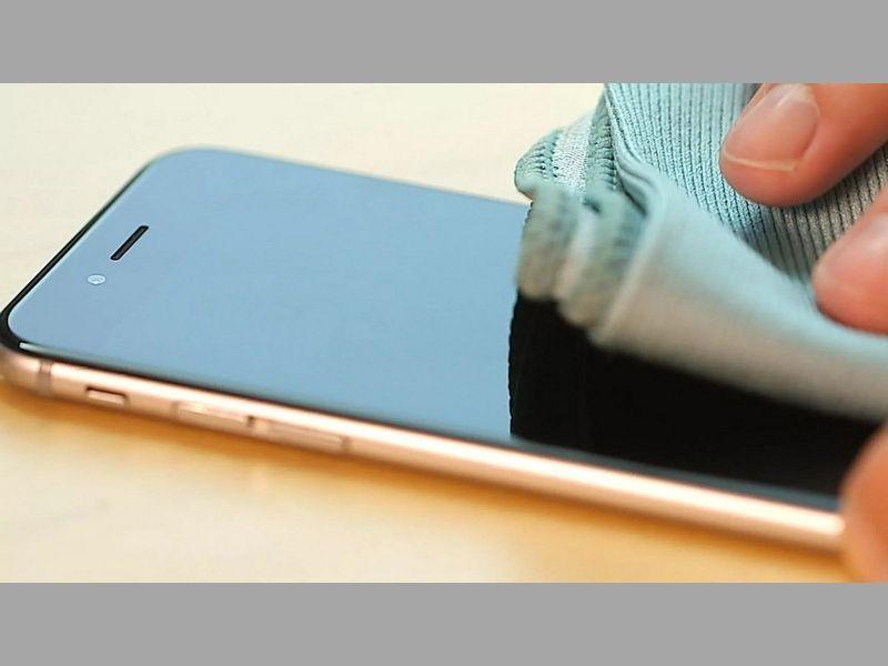Mách bạn những cách vệ sinh điện thoại iPhone đơn giản và hiệu quả