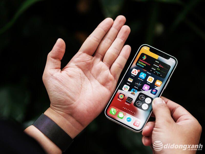 Có nên mua iPhone 12 mini khi sập giá chỉ còn 15 triệu?