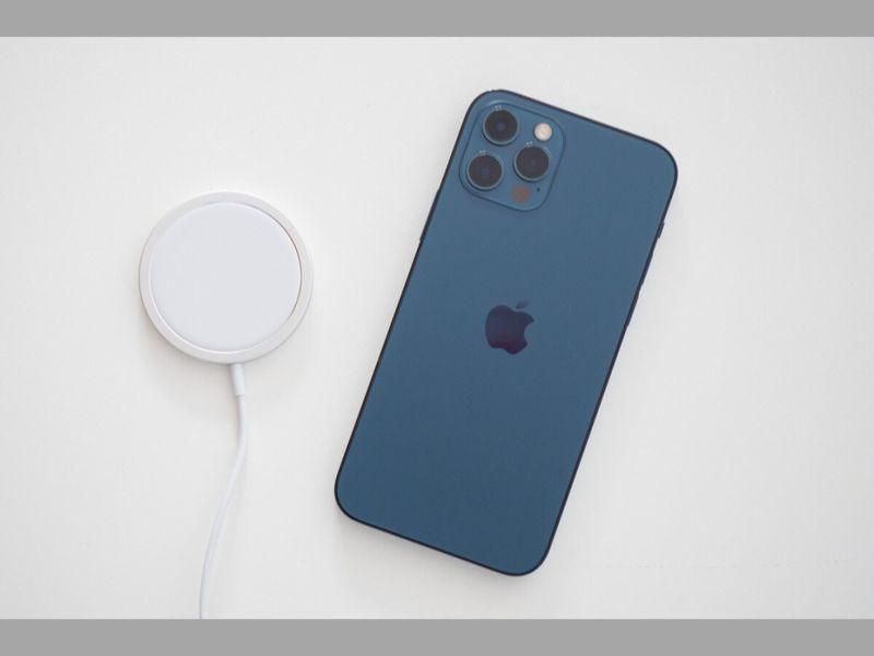 iPhone 12 Pro Max sạc bị nóng máy - Nguyên nhân và cách khắc phục