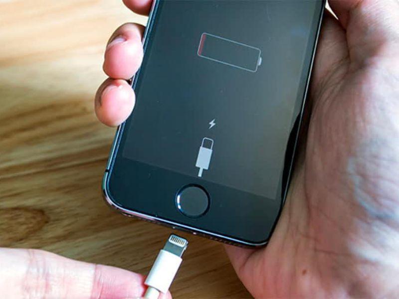 Sạc Pin iPhone Không Lên Do Đâu? Cách Xử Lý Tốt Nhất