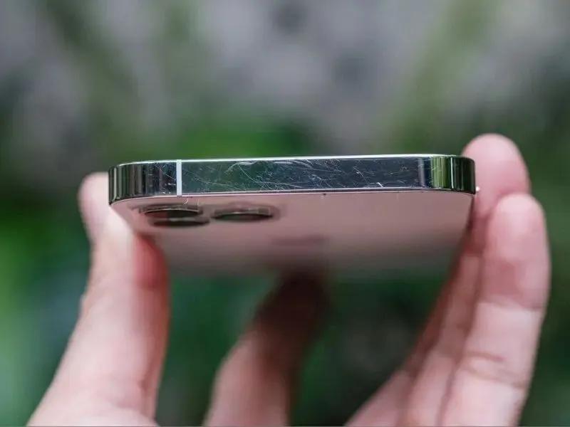 Viền iphone 14 pro max có dễ xước không? Bí kíp xử lý hiệu quả