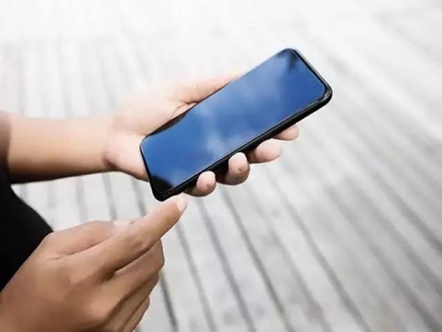 Giải đáp nhanh: Điện thoại để lâu không dùng có sao không?