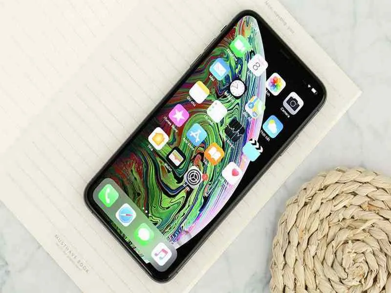 Cách test iPhone XS - Kiểm tra thông tin từ bên ngoài
