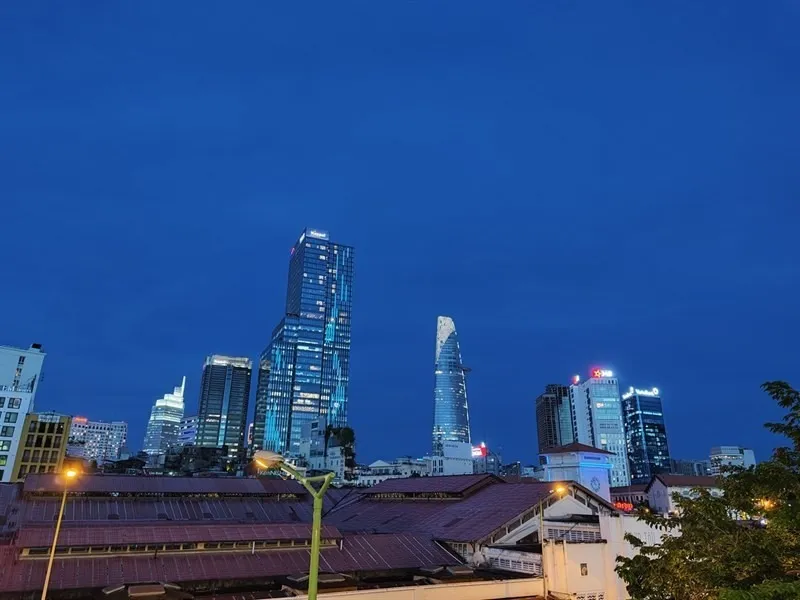 Điện thoại nào chụp hình đẹp nhất đêm lại ảnh rõ nét và hài hòa 