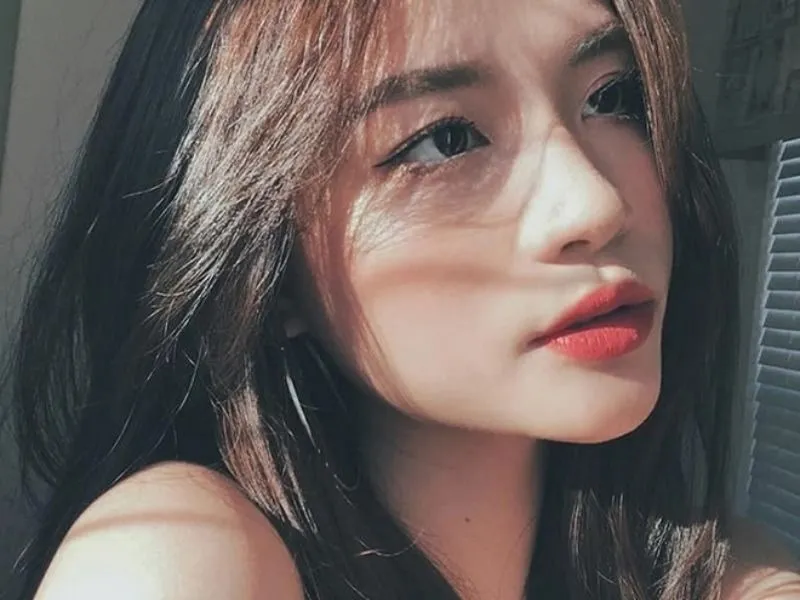Hình nền iPhone đẹp thường được sử dụng là ảnh selfie của bản thân