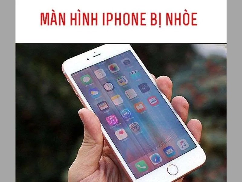 Màn hình iPhone bị nhòe cản trở tầm nhìn của người sử dụng 