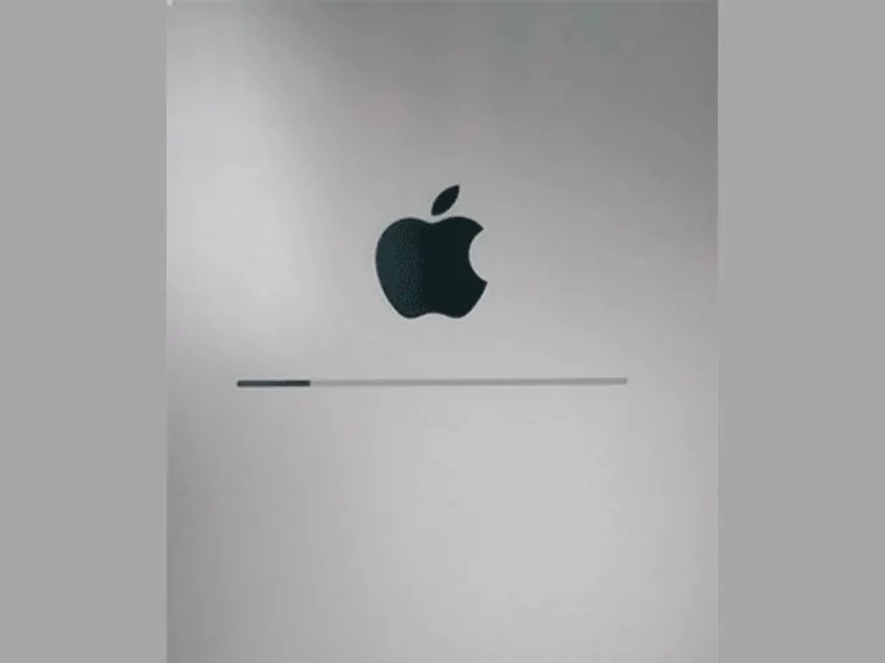 Khởi động lại điện thoại iPhone khi cập nhật hệ điều hành iOS mới