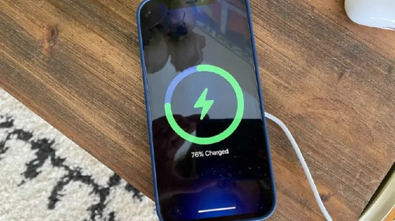 Nên sạc pin iphone khi nào và bao nhiêu lần trong một ngày