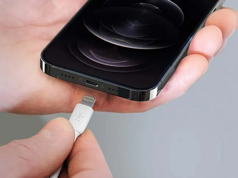 Công nghệ sạc cũng là điểm cộng rất lớn trên iPhone 13 Series