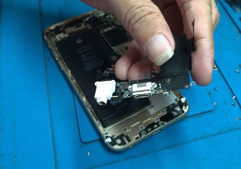 thay chan sạc iphone uy tin