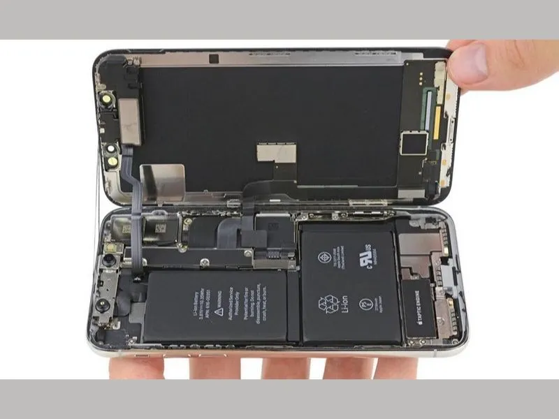 Di Động Xanh giải đáp iPhone thay màn có ảnh hưởng gì không!