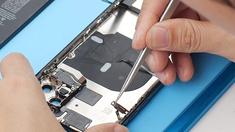 thay nut tang giam am luong iphone