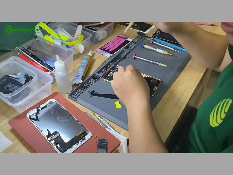 Pin điện thoại iPhone bị hư hỏng cần phải thay sớm