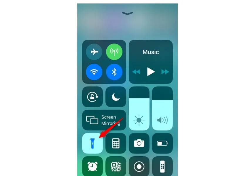Tắt đèn pin trên iPhone