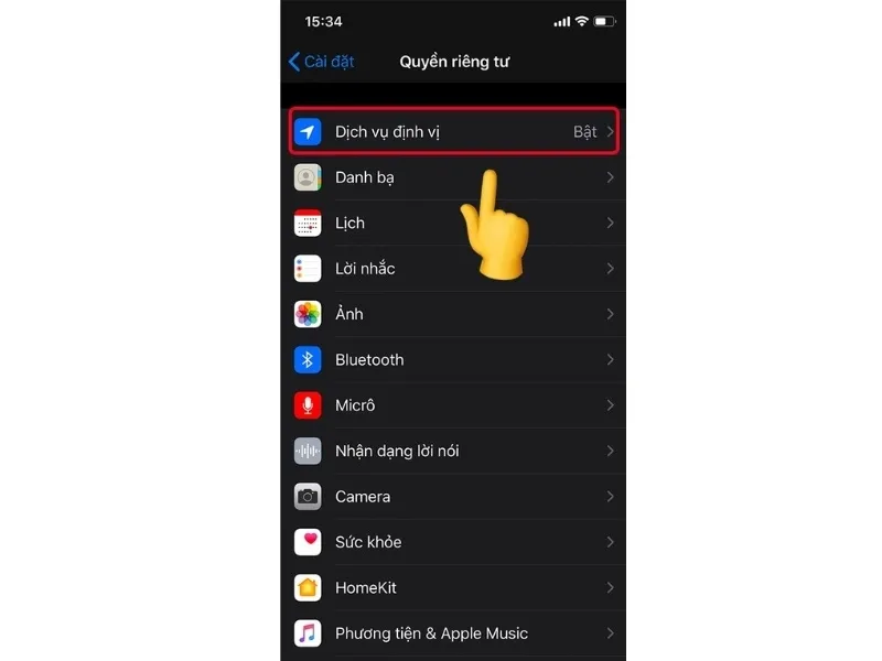 Dịch vụ định vị 2 iPhone tại mục “ Quyền riêng tư”