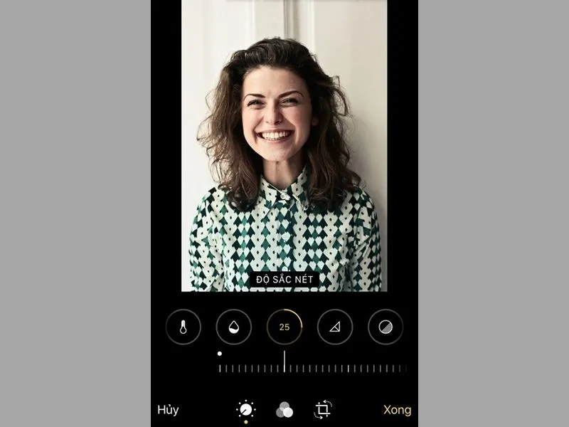 Chỉnh sửa độ nét của bức ảnh trên iPhone