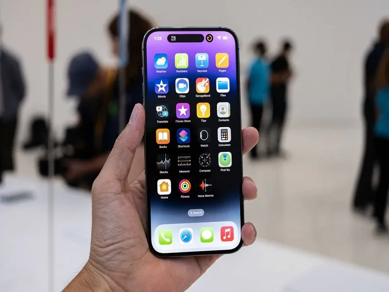 Dùng tay quét màn hình sang phải để xóa phông nền