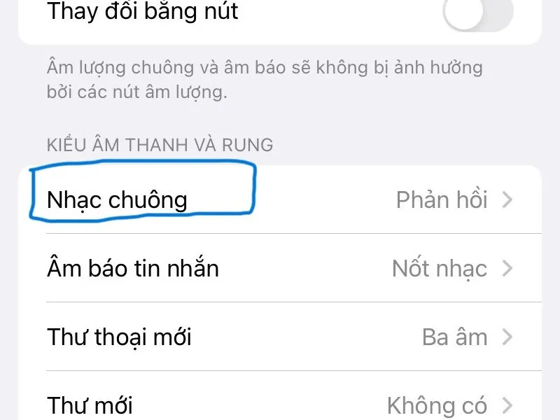 Từ màn hình điện thoại chọn vào mục “Nhạc chuông”