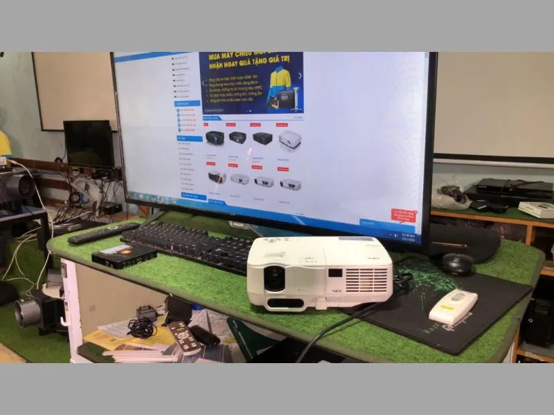 Thiết lập kết nối máy chiếu với máy tính bàn (PC)