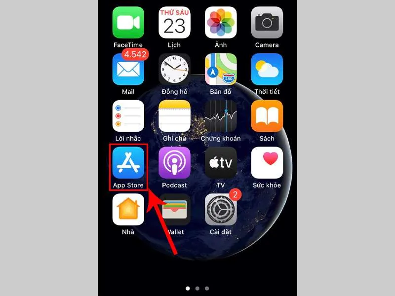 Vào App Store