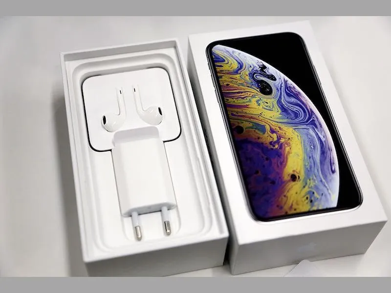 Cách kiểm tra iPhone Xs Max thông qua phụ kiện đi kèm