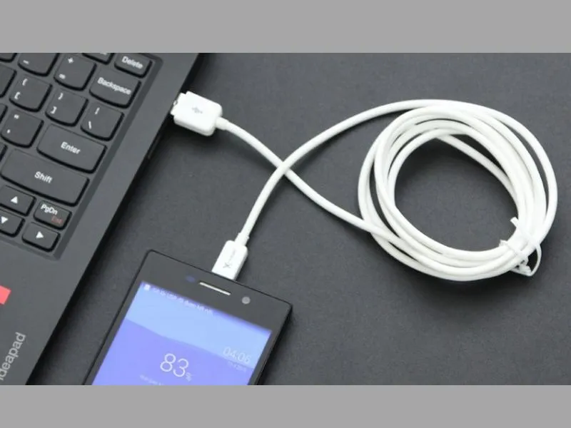  Dùng dây cap để kết nối iPhone với máy tính