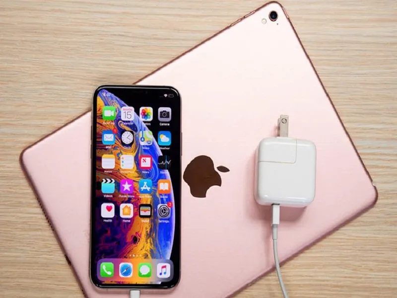 Sạc qua cổng USB - Cách sạc pin nhanh cho iPhone