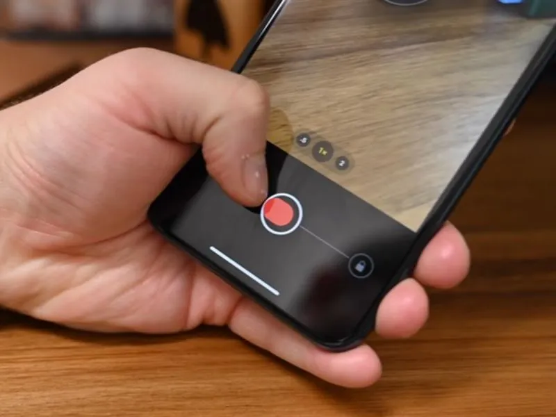 Cách sử dụng camera iPhone 12 Pro max với quicktake