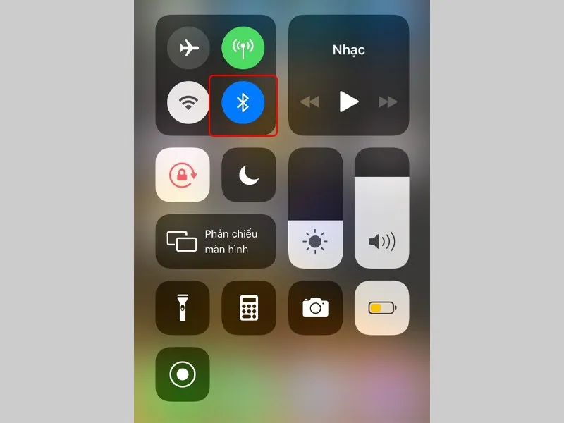 2 điện thoại cần Chia sẻ wifi trên iphone