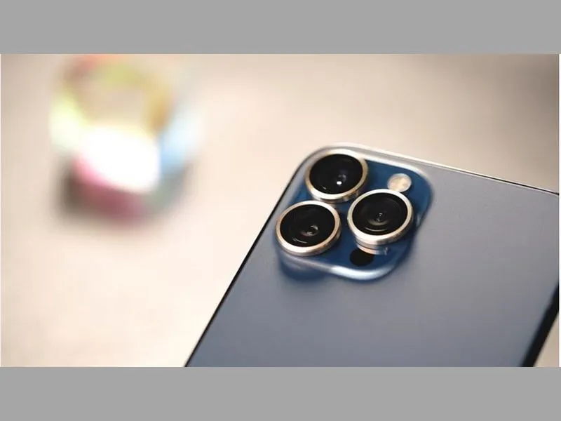 Vậy có nên dán camera iPhone 13 pro max không?