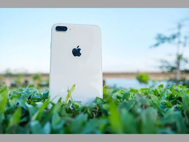 iPhone 8 Plus - Chiếc điện thoại dưới 7 triệu với thiết kế cổ điển chắc chắn