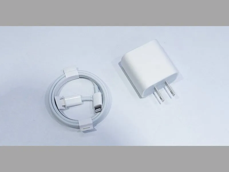 Sử dụng sạc nhanh chính hãng để đảm bảo chất lượng cho thiết bị