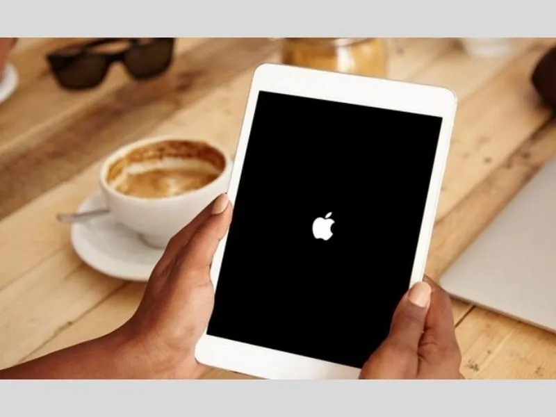 Khởi động lại để khắc phục iPad bị vô hiệu hóa