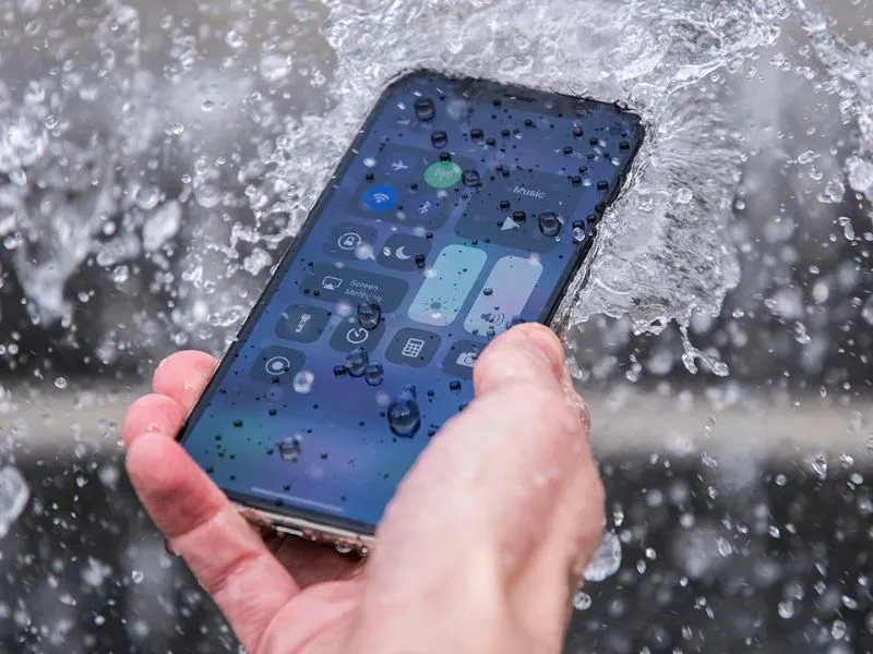 Giải mã iphone 11 thường có chống nước không?