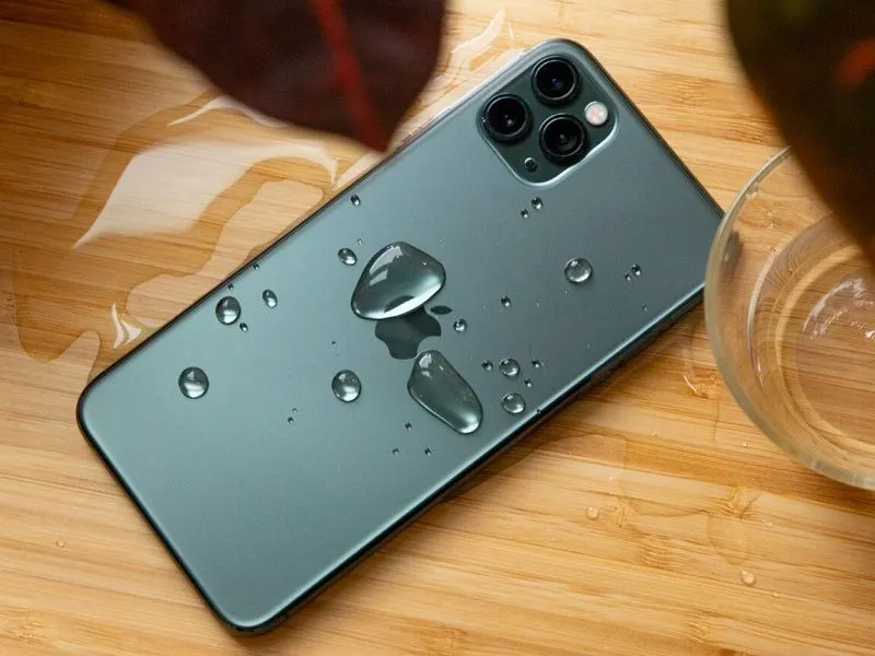 Hướng dẫn sơ cứu khi iPhone vào nước