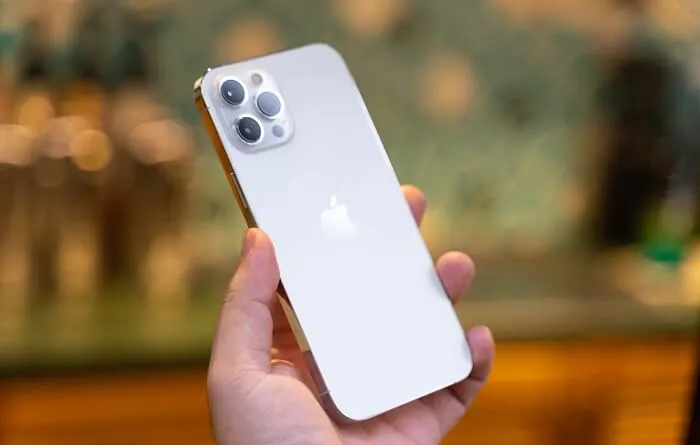 Thiết kế góc cạnh siêu đẹp trên iPhone 12 pro max