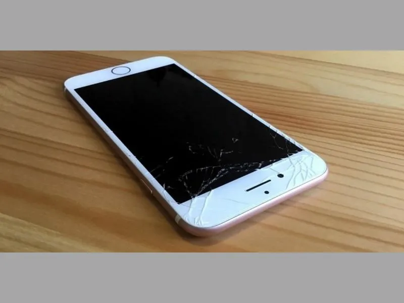 Điện thoại iPhone bị lỗi phần cứng dẫn đến hiện tượng iPhone bị sập nguồn liên tục