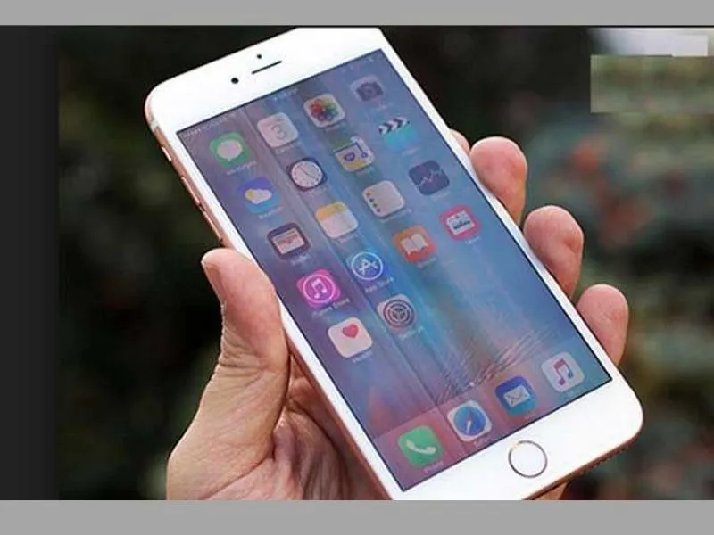 iPhone bị sọc màn hình do nhiều nguyên nhân