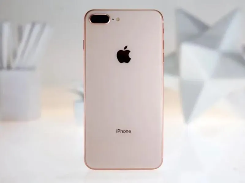 iPhone cũ nào tốt nhất cho học sinh? - iPhone 8 Plus