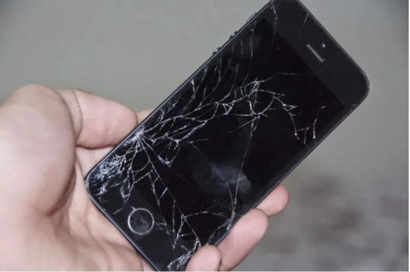 iPhone ép kính có ảnh hưởng gì không? Lựa chọn ép kính khi bị vỡ lớp kính bên ngoài