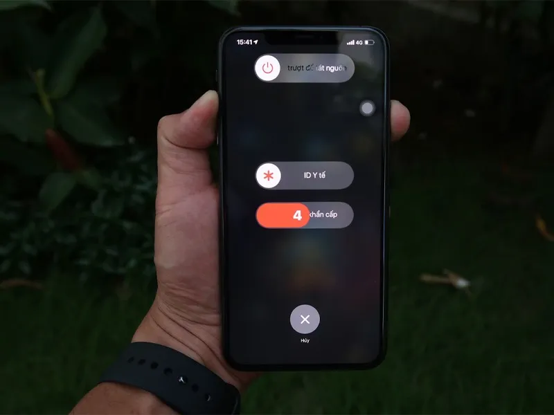 Tiến hành khởi động lại điện thoại iPhone lock của bạn