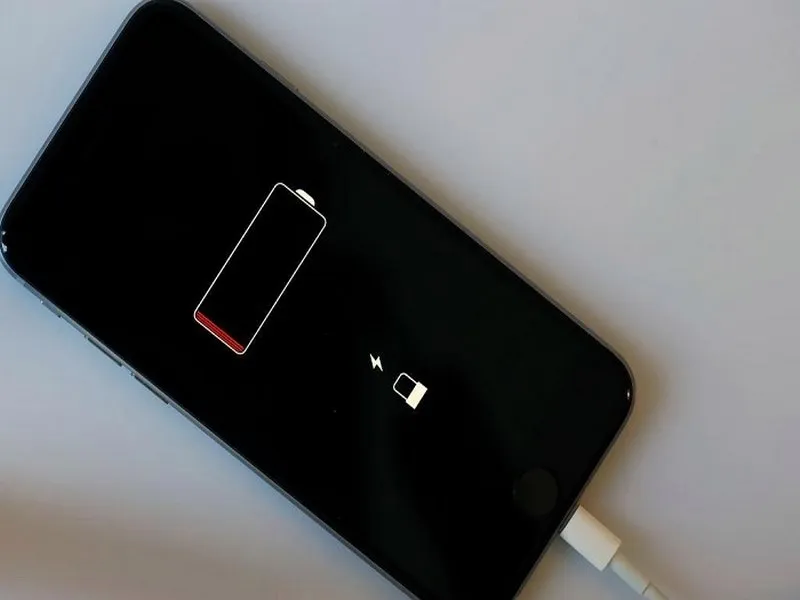 Nguyên nhân điện thoại iPhone sạc pin chậm