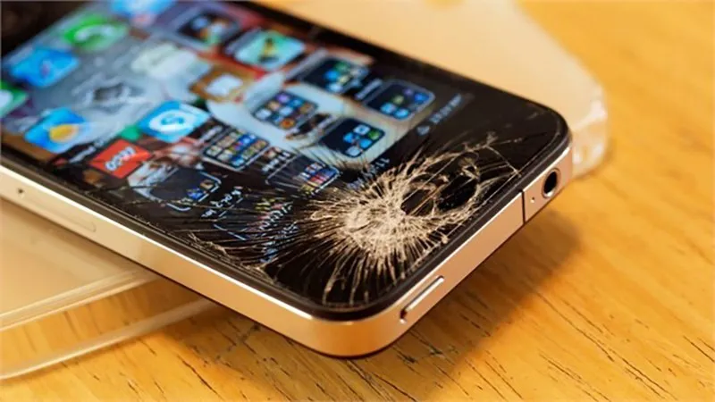iPhone vỡ khiến màn hình