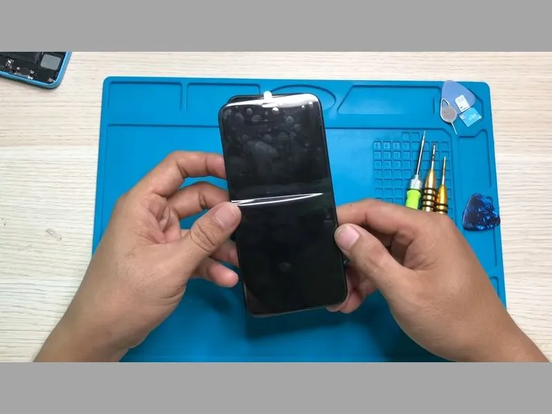 Màn hình linh kiện có giá thành thấp hơn màn hình zin chính hãng Apple
