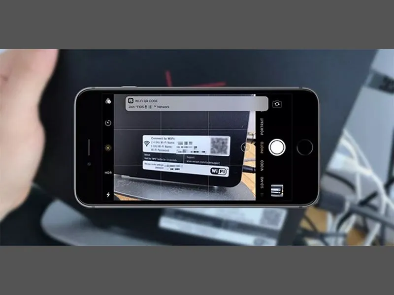 Chọn Camera để tiếp tục Quét mã QR Wifi trên iPhone