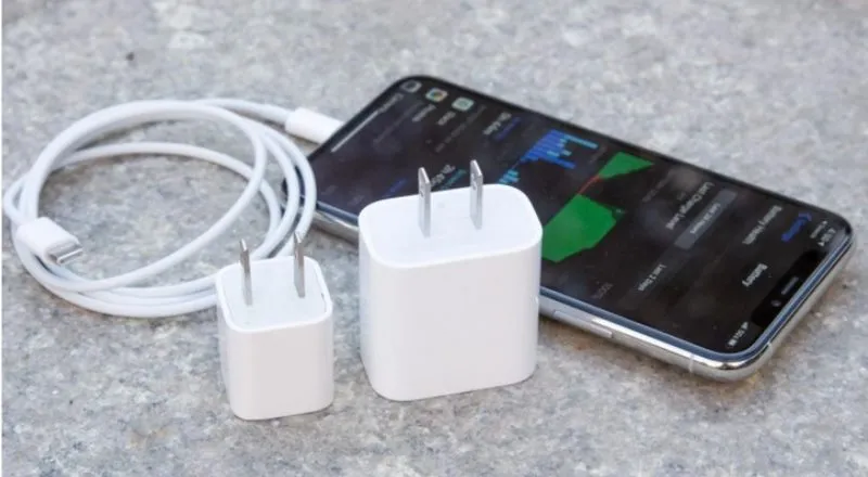 Sạc iPhone chính hãng bao nhiêu tiền