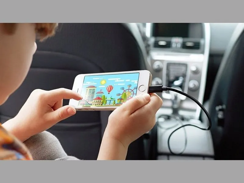 Sai lầm khi vừa sạc vừa dùng