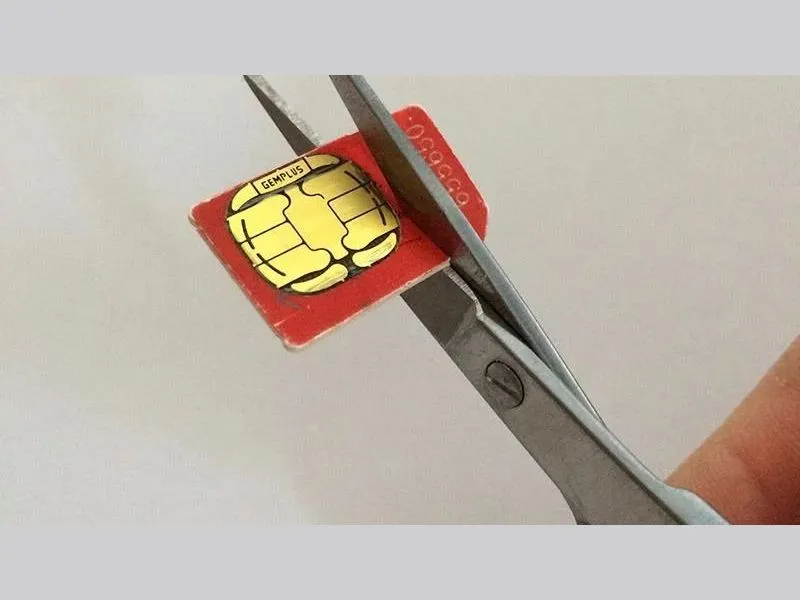 Kiểm tra xem thẻ sim có bị cắt lệch không?