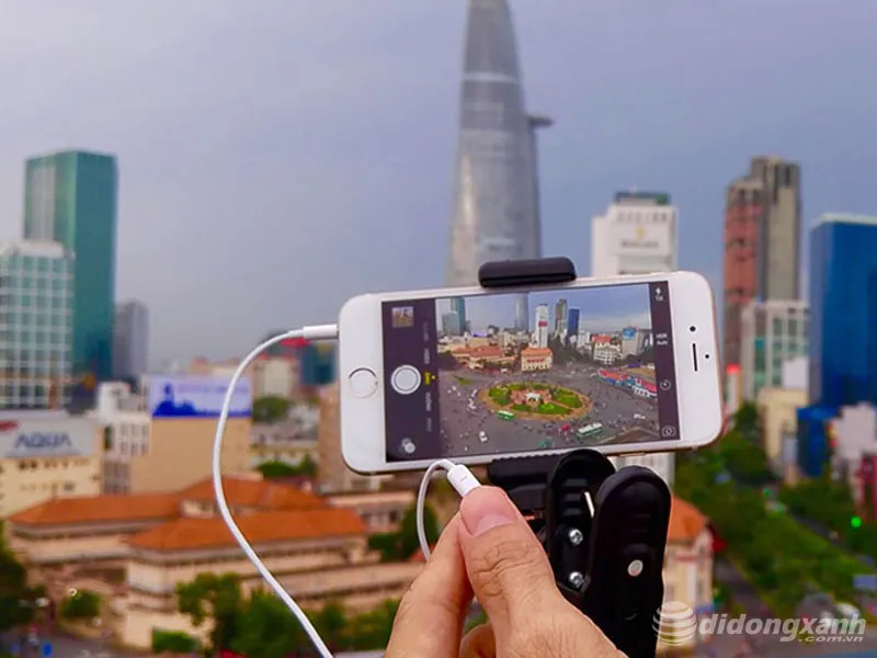 Tắt âm thanh chụp ảnh iPhone - cắm tai nghe khi đang chụp ảnh