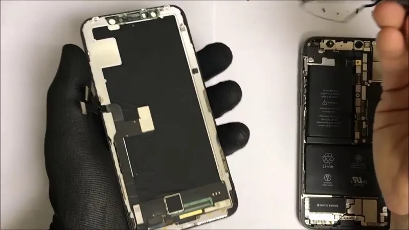Thay màn hình iPhone Xs Max chính hãng tại Di động xanh